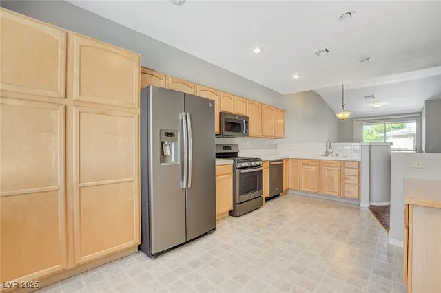 $1,750 | 669 Peachy Canyon Circle, Unit 203, Las Vegas, NV 89144