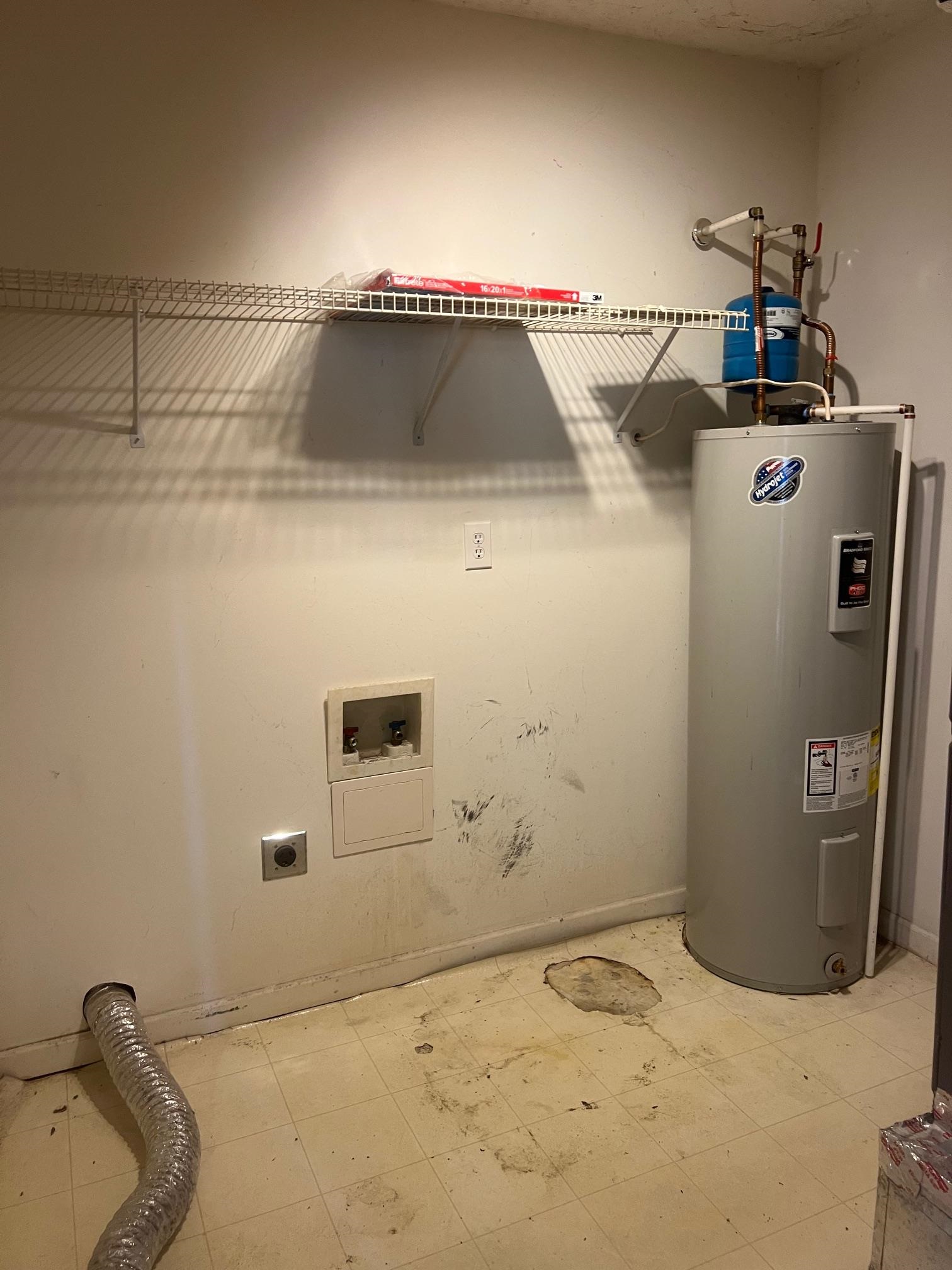 512 F Street Staunton, VA 24401 - Photo 23 of 27 a utility room with a washer and dryer