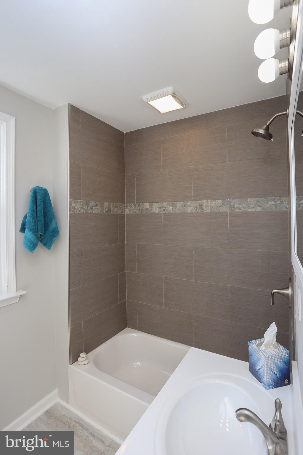 1221 Elm Ridge Avenue Baltimore, MD 21229 - Photo 23 of 30 Completely updated full bath