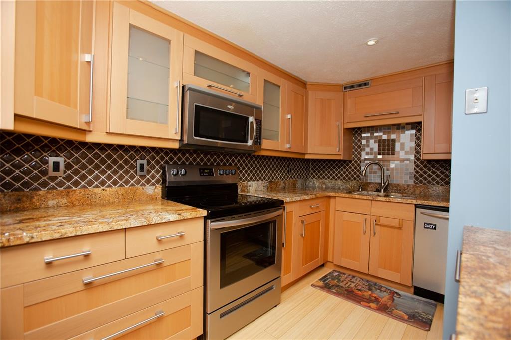 201 Holmes Place, Unit 5 Pittsburgh, PA 15213 - Photo 13 of 21