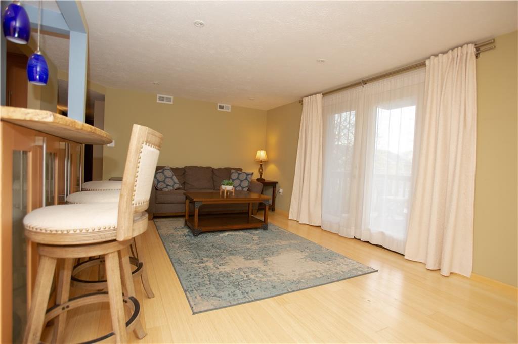 201 Holmes Place, Unit 5 Pittsburgh, PA 15213 - Photo 3 of 21