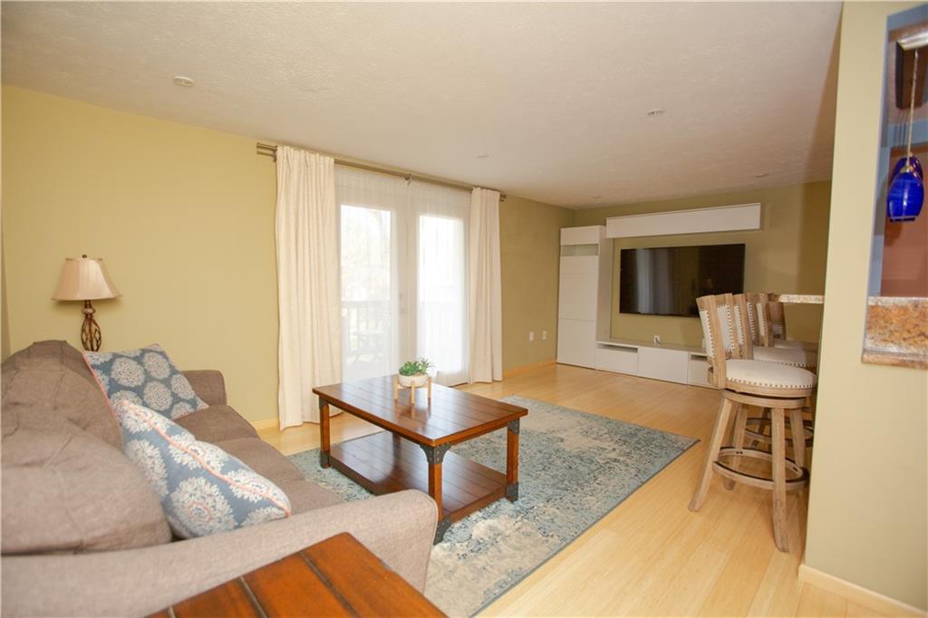 201 Holmes Place, Unit 5 Pittsburgh, PA 15213 - Photo 4 of 21