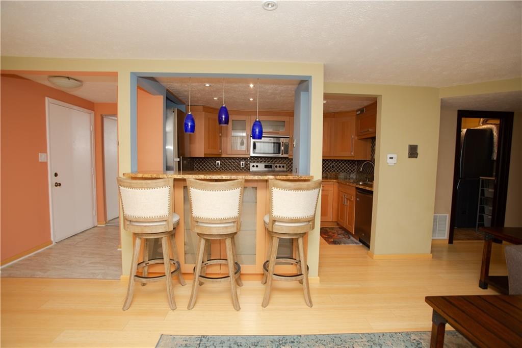 201 Holmes Place, Unit 5 Pittsburgh, PA 15213 - Photo 5 of 21