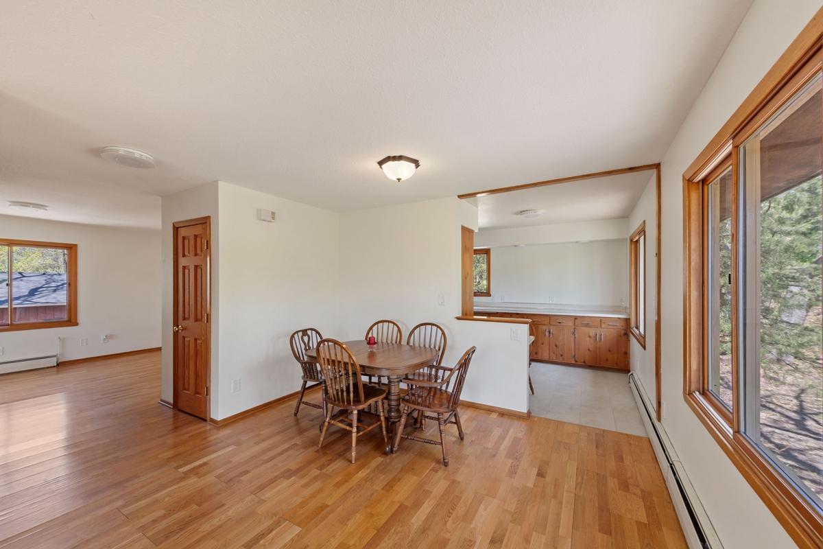 327 Krattley Lane Hudson, WI 54016 - Photo 13 of 38
