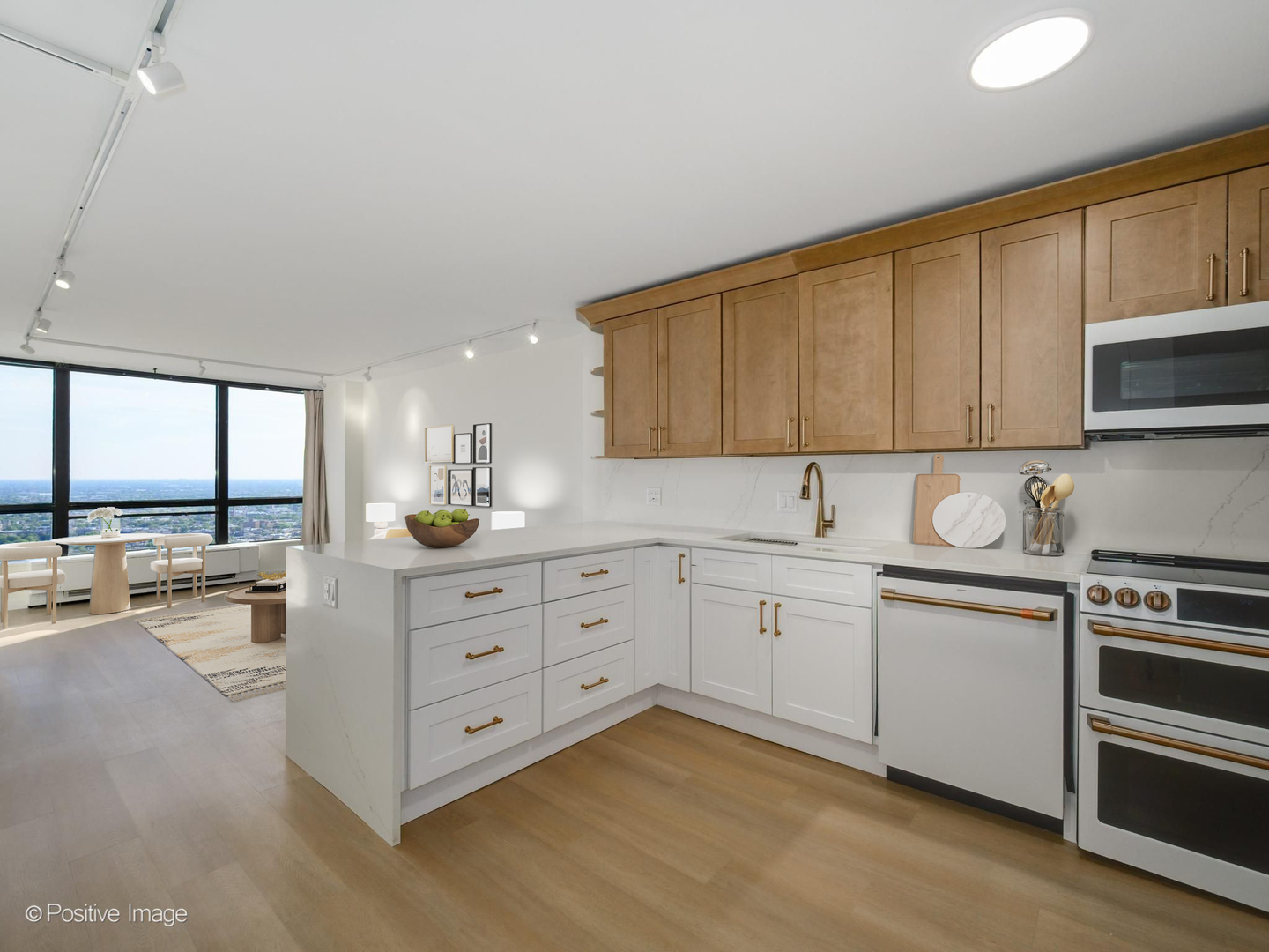 5415 North Sheridan Road, Unit 5015 Chicago, IL 60640 - Photo 2 of 21