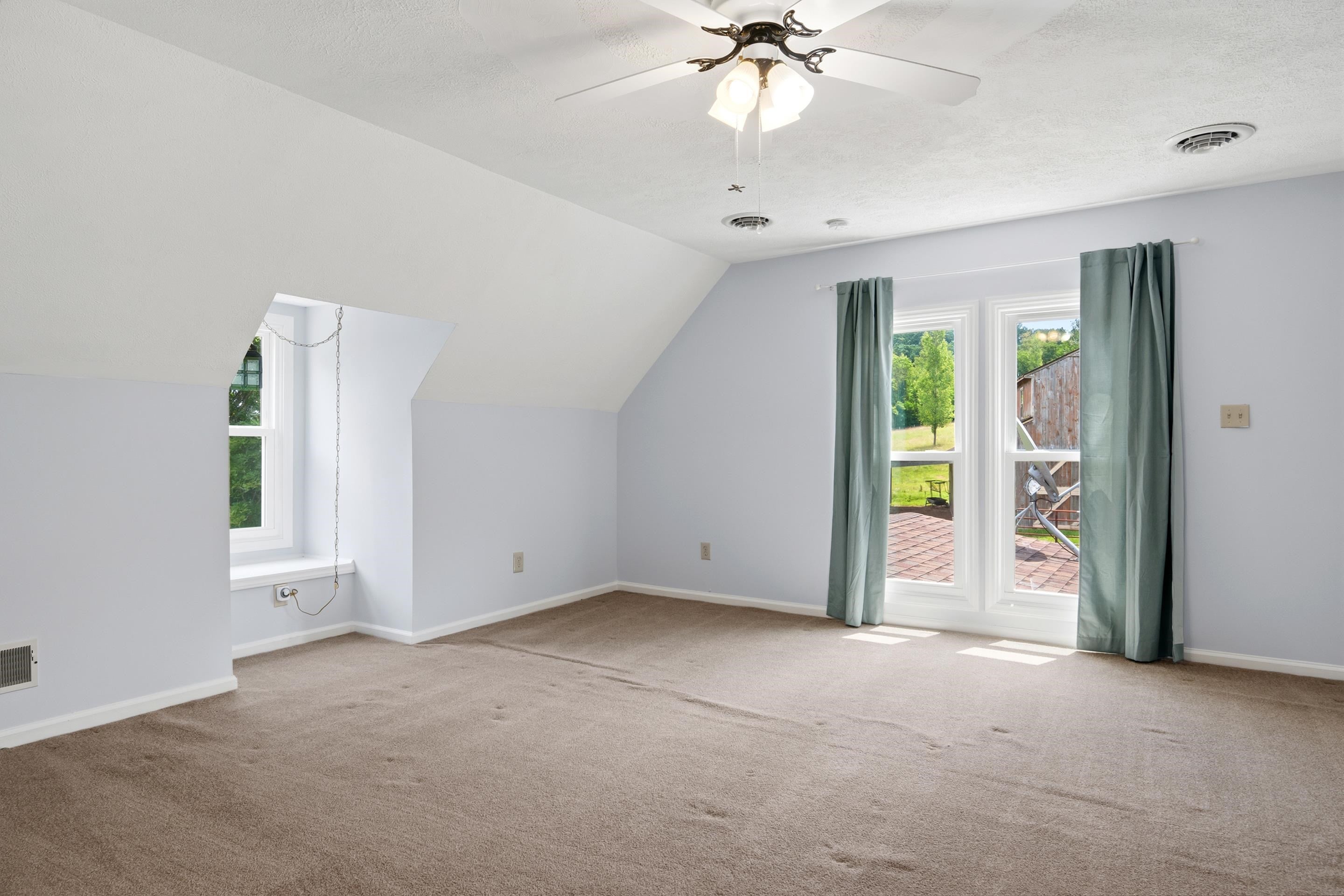 1862 Spring Valley Road Staffordsville, VA 24167 - Photo 64 of 96 Gallery Image 64