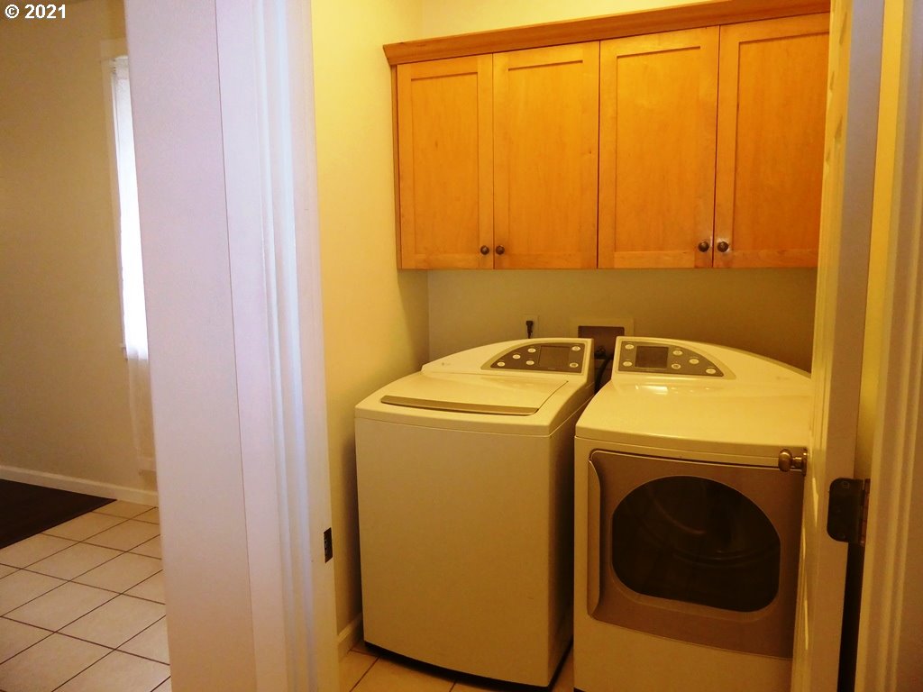 3896 Osage Street Springfield, OR 97478 - Photo 12 of 22