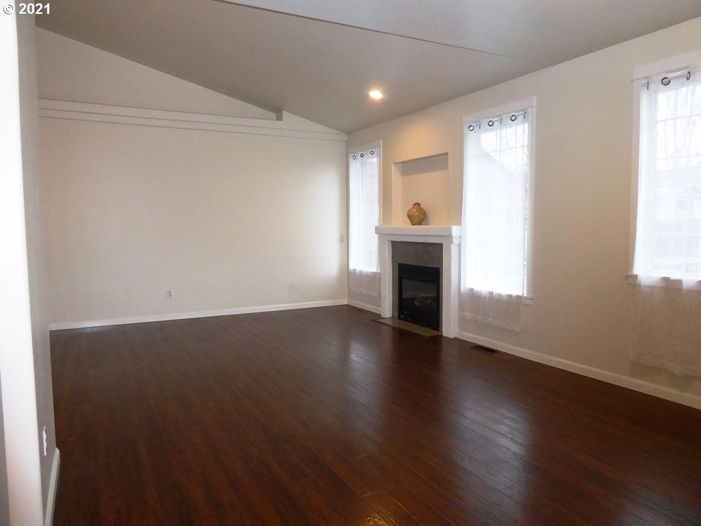 3896 Osage Street Springfield, OR 97478 - Photo 5 of 22