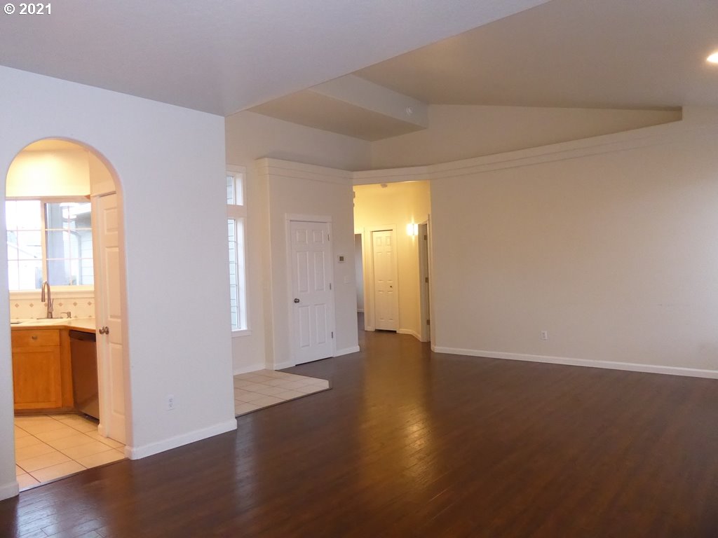 3896 Osage Street Springfield, OR 97478 - Photo 6 of 22