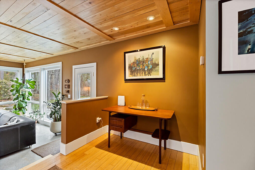 21 Johnson Road Falmouth, ME 04105 - Photo 14 of 71 136_BP5A0493_DxO_mls