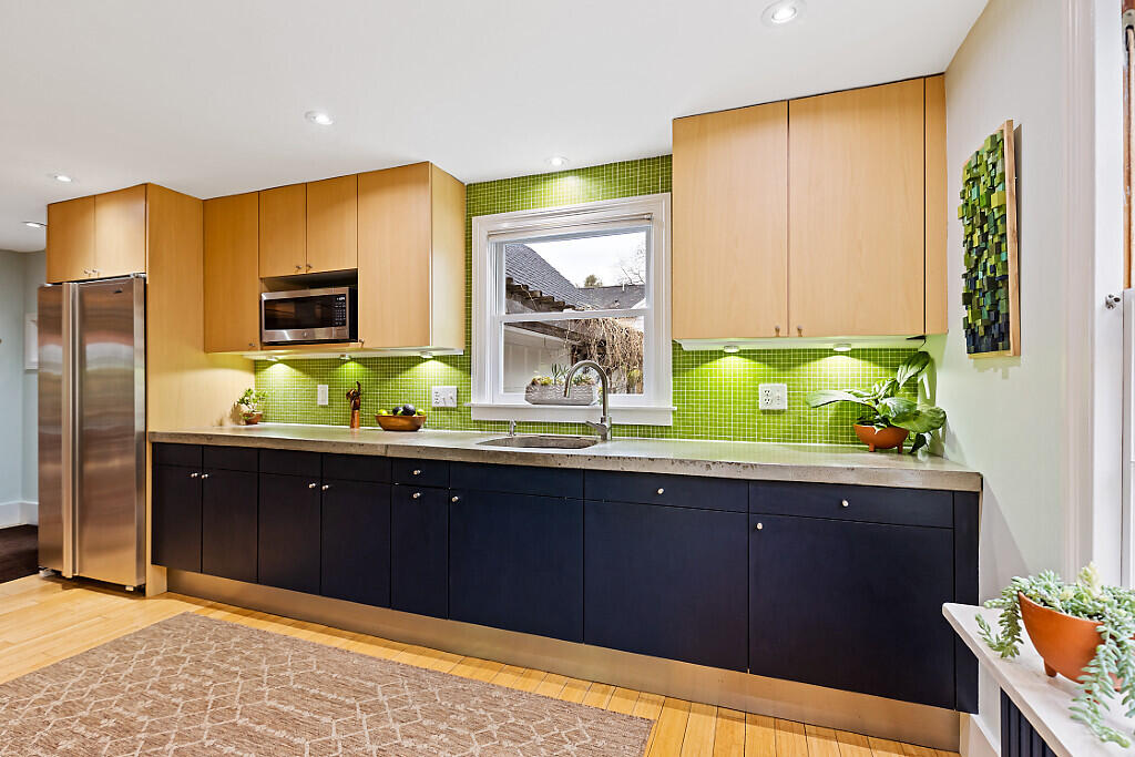 21 Johnson Road Falmouth, ME 04105 - Photo 16 of 71 Kitchen