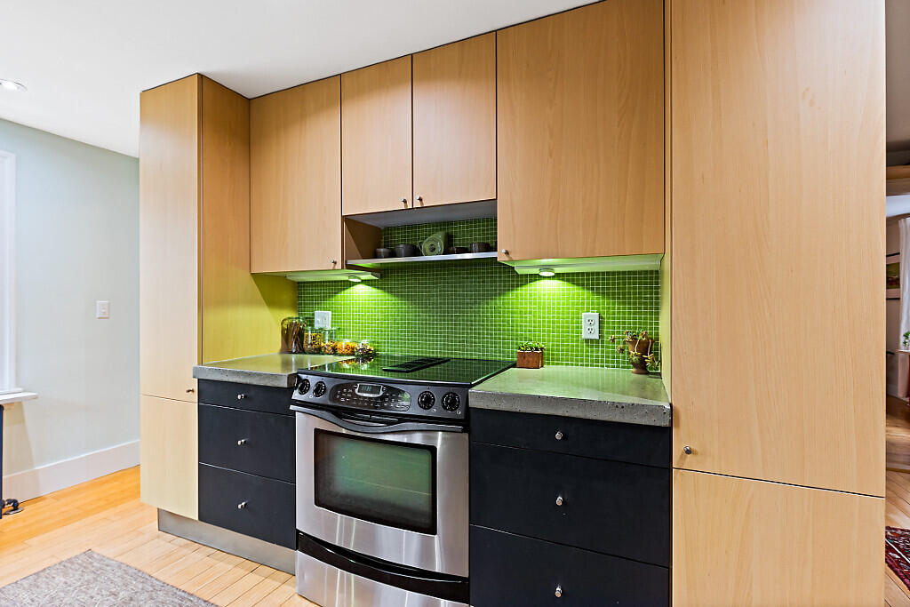 21 Johnson Road Falmouth, ME 04105 - Photo 19 of 71 Kitchen