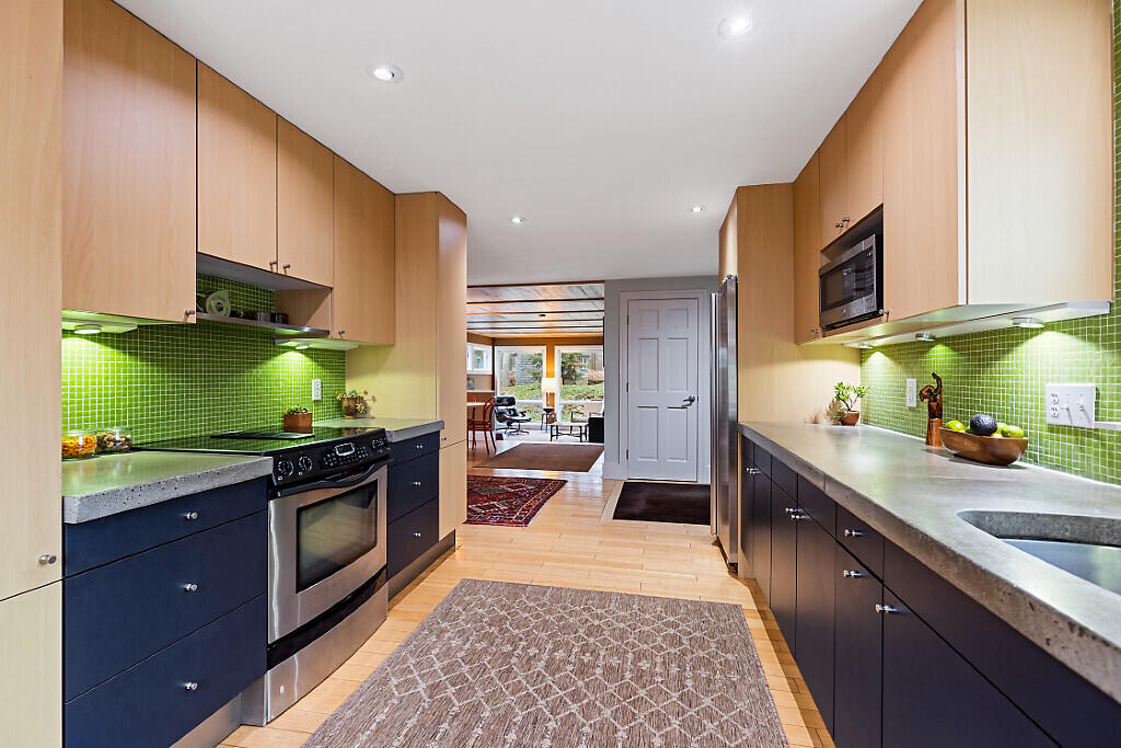 21 Johnson Road Falmouth, ME 04105 - Photo 21 of 71 Kitchen