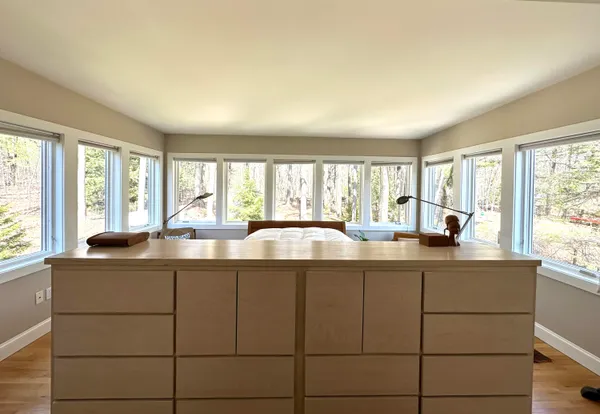 $1,375,000 | 21 Johnson Road, Falmouth, ME 04105