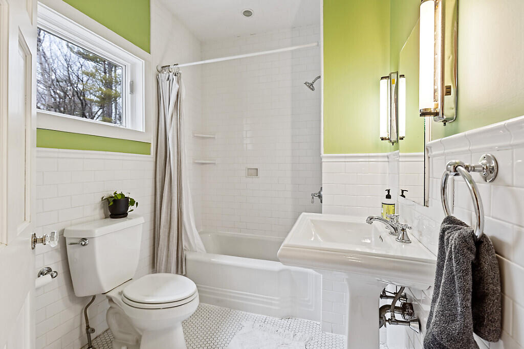 21 Johnson Road Falmouth, ME 04105 - Photo 48 of 72 Upstairs Bathroom