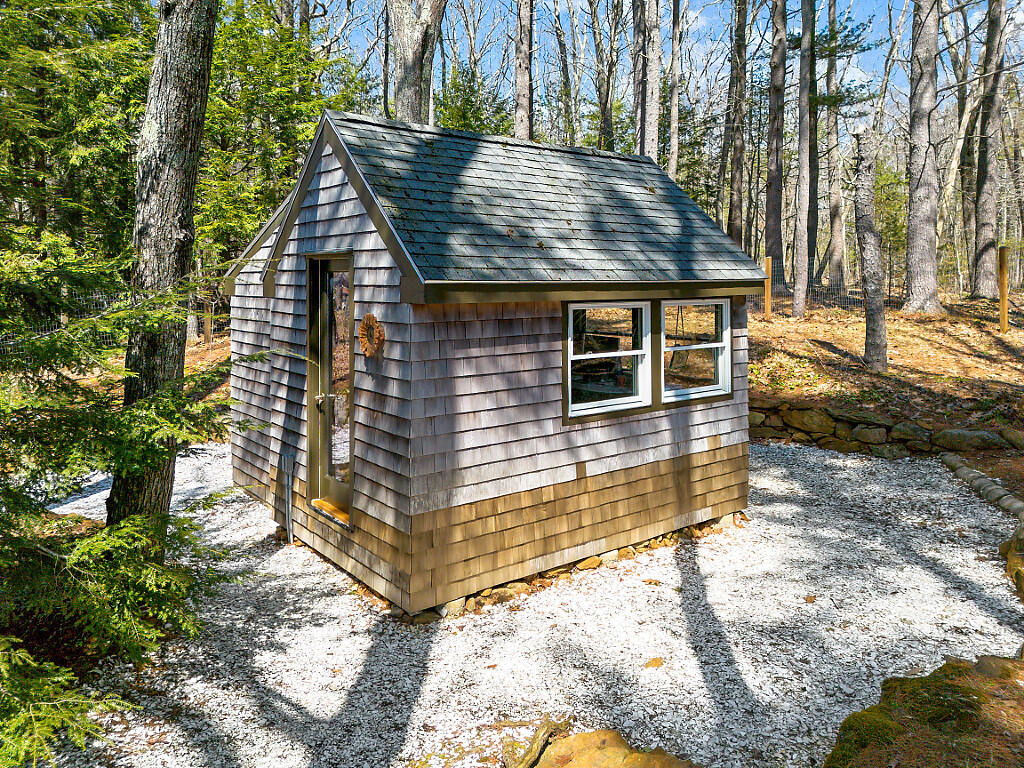 21 Johnson Road Falmouth, ME 04105 - Photo 57 of 71 Backyard Office
