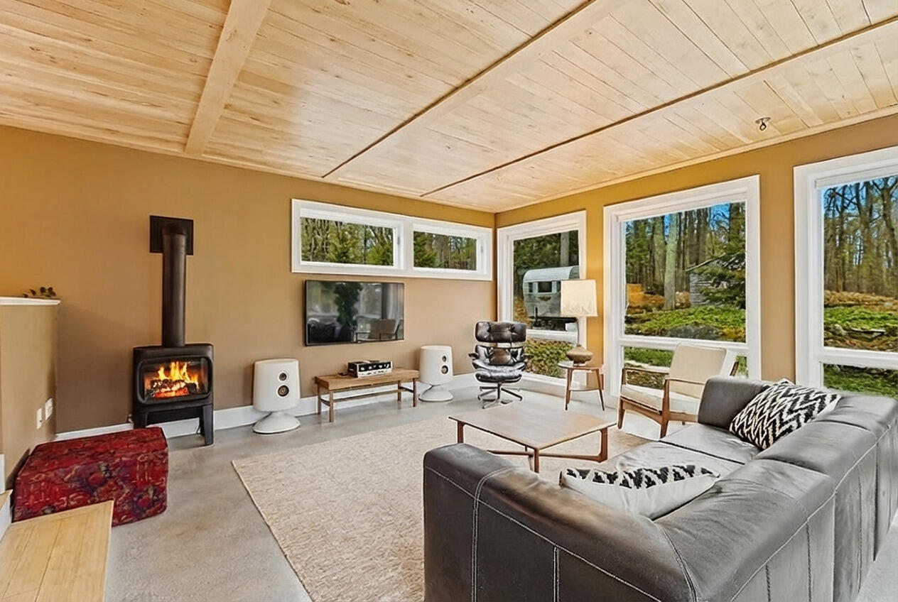 21 Johnson Road Falmouth, ME 04105 - Photo 8 of 71 Living Room