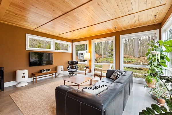 $1,375,000 | 21 Johnson Road, Falmouth, ME 04105