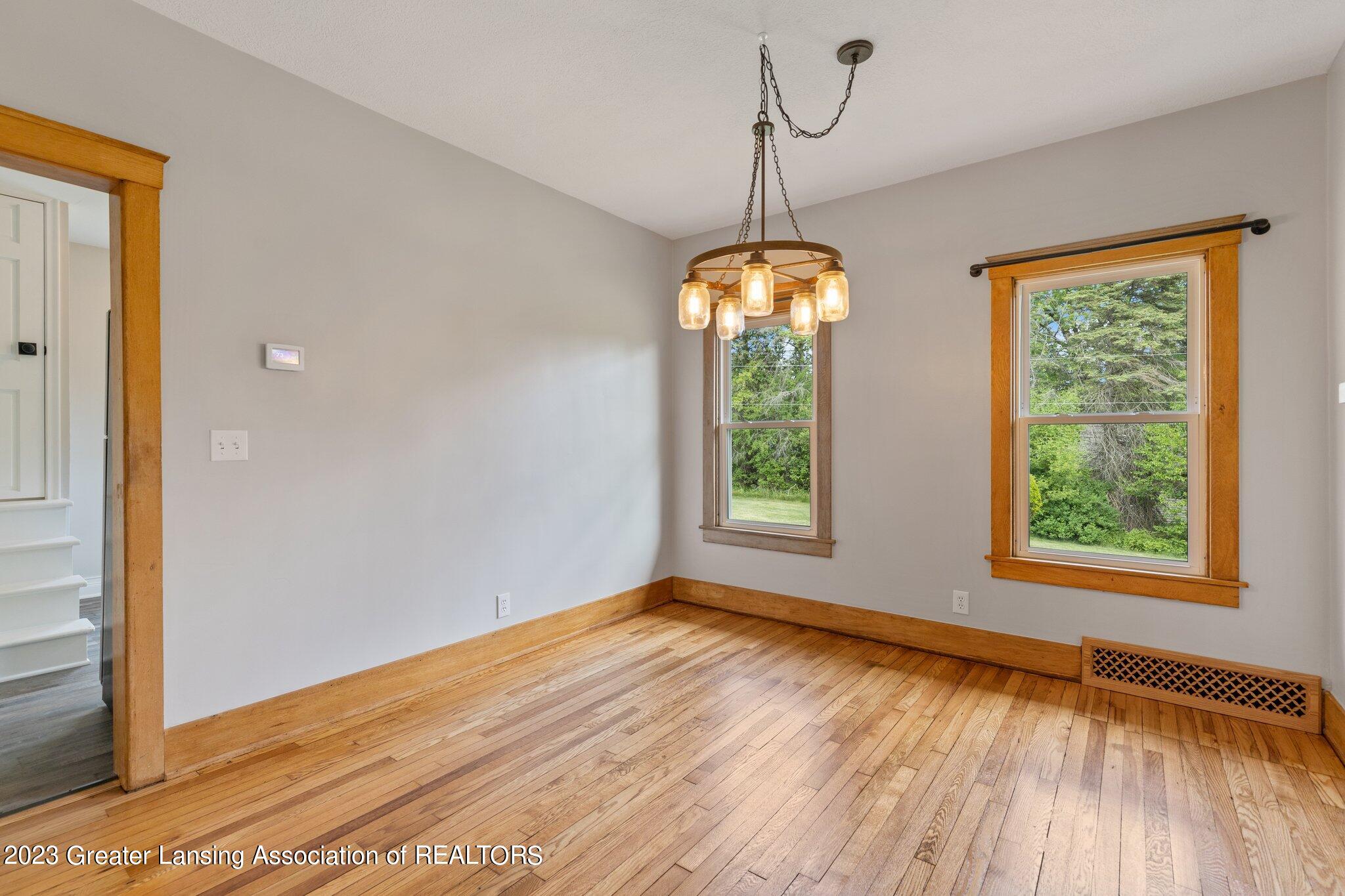24-web-or-mls-1240-w-stoll-rd