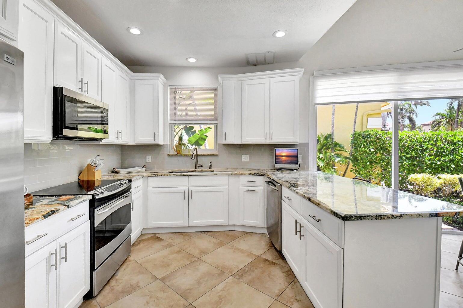 3567 Commodore Circle Delray Beach, FL 33483 - Photo 15 of 76 PH KIT2