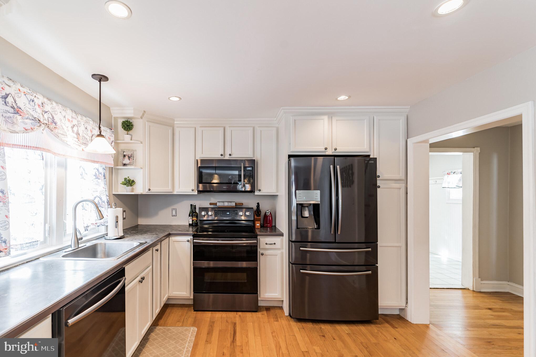 325 Fairview Road Woodlyn, PA 19094 - Photo 3 of 29 Stainless appliances