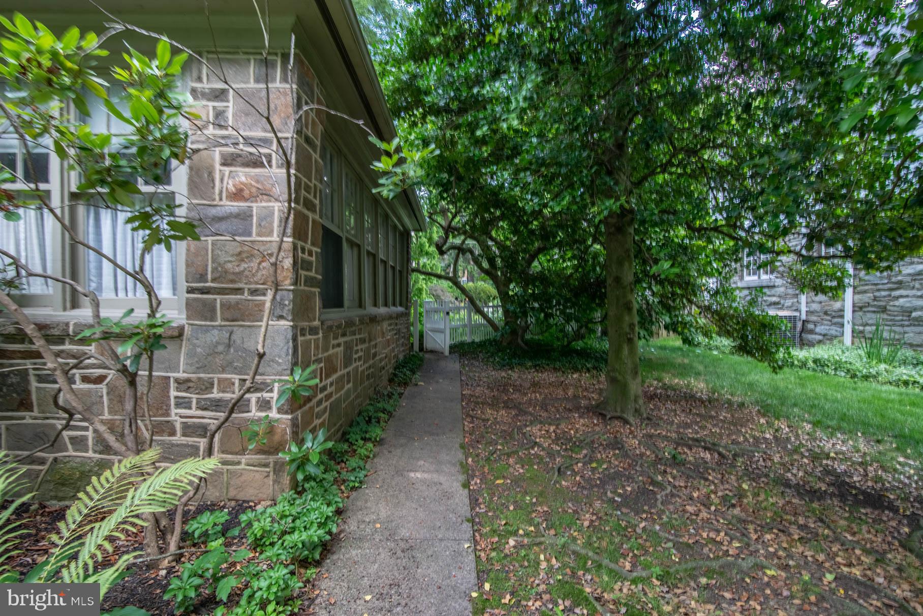 156 Springdale Road York, PA 17403 - Photo 4 of 47 Gallery Image 4