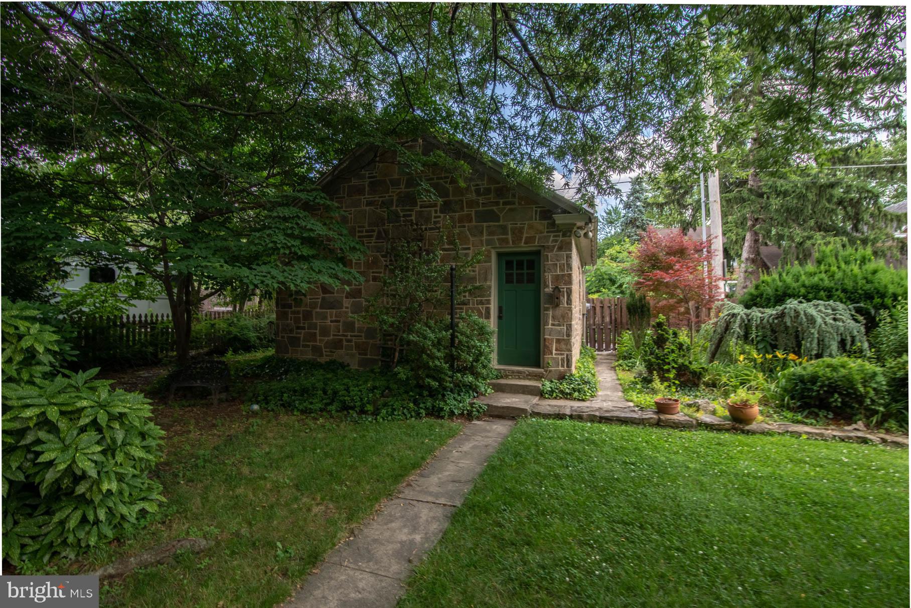 156 Springdale Road York, PA 17403 - Photo 6 of 47 Gallery Image 6