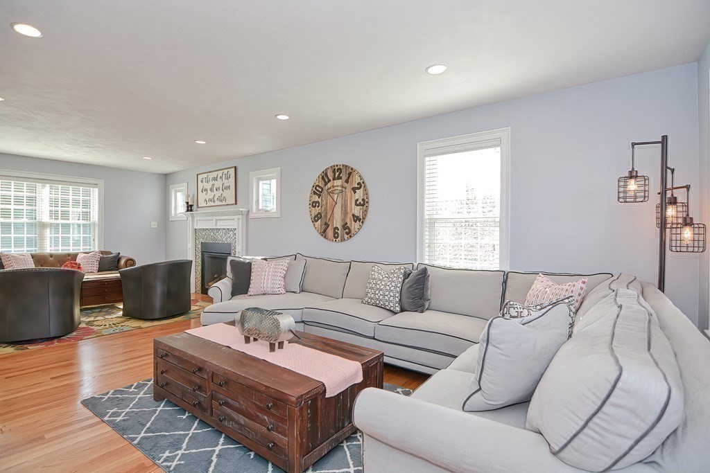 20 Red Gate Road Walpole, MA 02081 - Photo 12 of 28 Gallery Image 12