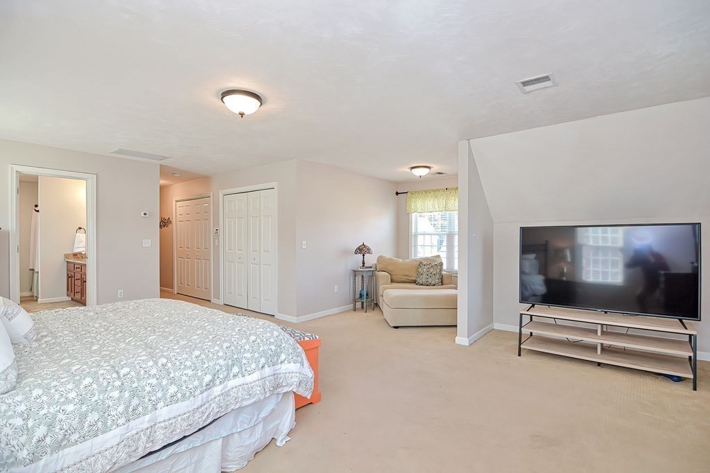 20 Red Gate Road Walpole, MA 02081 - Photo 14 of 28 Gallery Image 14