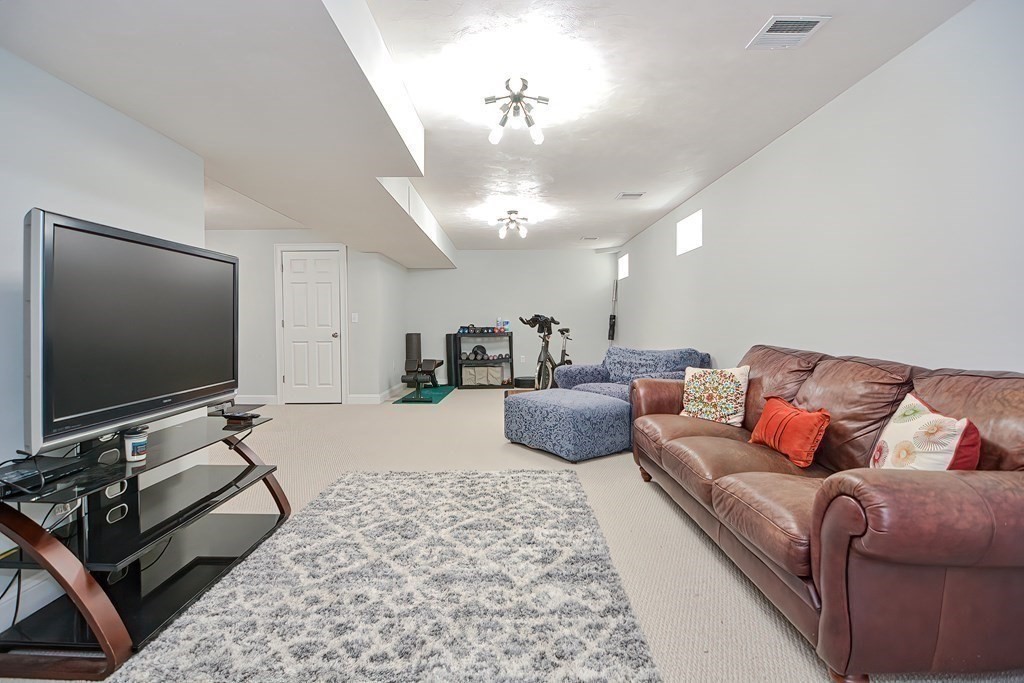 20 Red Gate Road Walpole, MA 02081 - Photo 23 of 28 Gallery Image 23