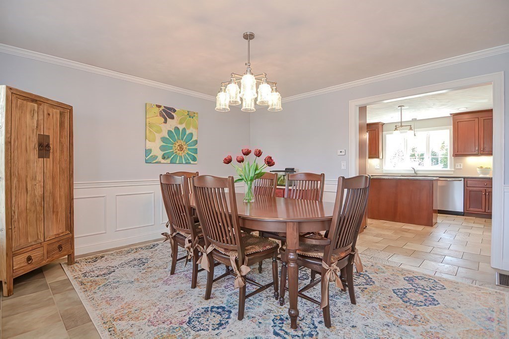 20 Red Gate Road Walpole, MA 02081 - Photo 9 of 28 Gallery Image 9