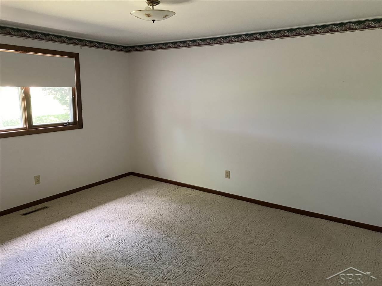 1746 West Midland Road Auburn, MI 48611 - Photo 13 of 19 50021361-12.JPG