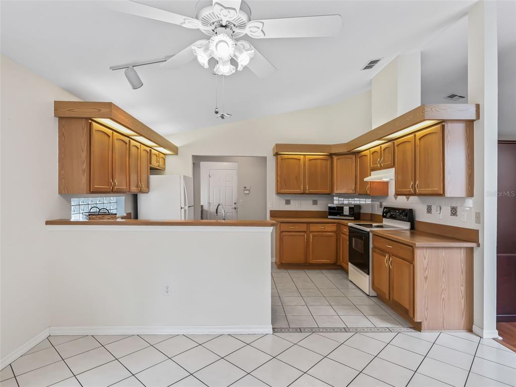 6318 Southwest 117th Loop Ocala, FL 34476 - Photo 11 of 48