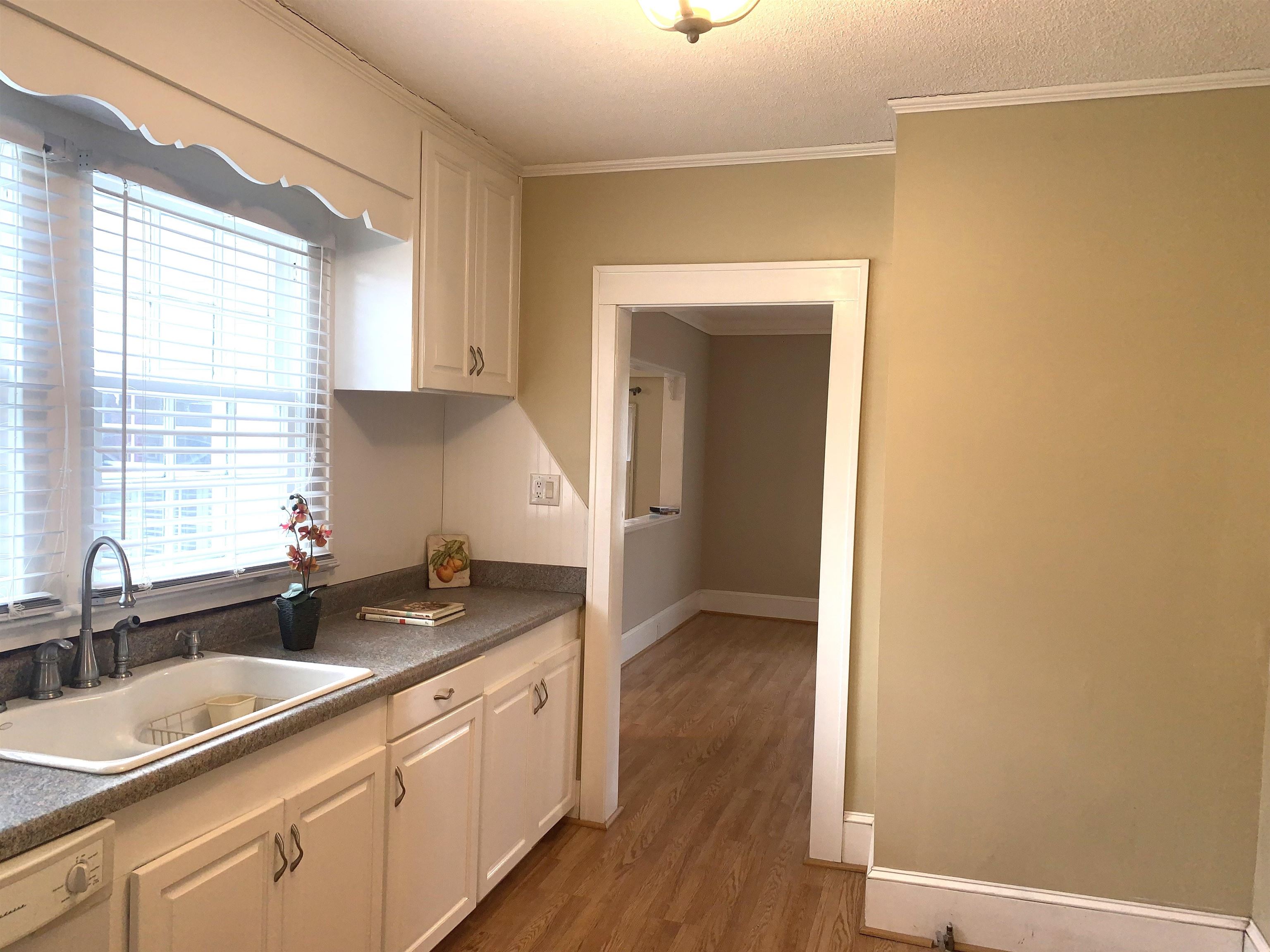 114 East Rutledge Avenue Gaffney, SC 29340 - Photo 10 of 32 Gallery Image 10