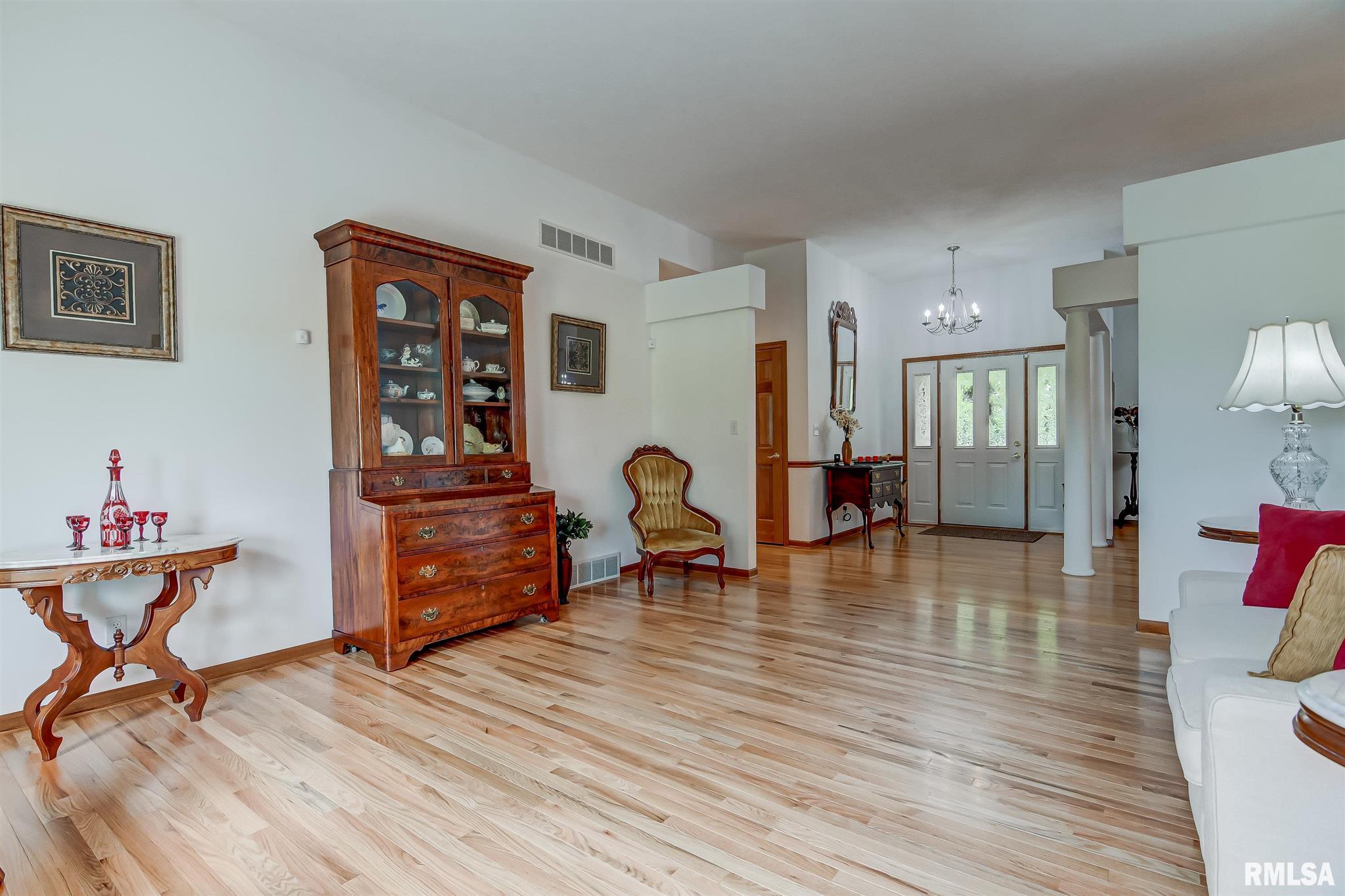 5008 Foxfire Court Springfield, IL 62711 - Photo 7 of 50