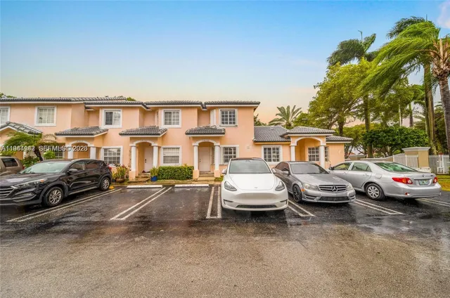 $340,000 | 14260 Southwest 121st Place, Unit 11, Miami, FL 33186