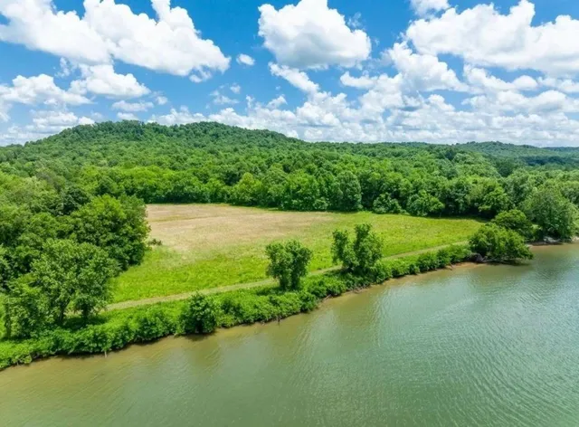 $327,700 | 570 Beasley Hollow Road, Linden, TN 37096