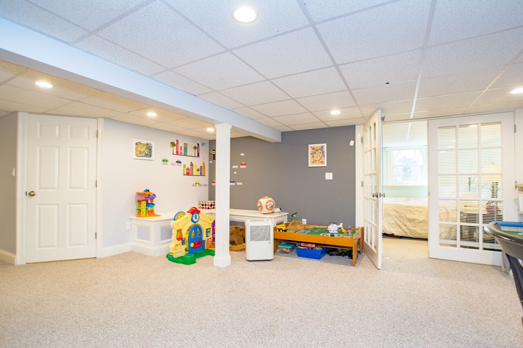 20 Surrey Lane Needham, MA 02492 - Photo 21 of 30 Gallery Image 21