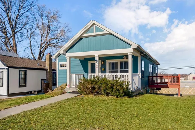 $298,000 | 1306 Armstrong Avenue, Kansas City, KS 66102