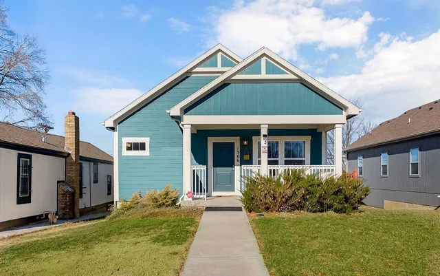$298,000 | 1306 Armstrong Avenue, Kansas City, KS 66102