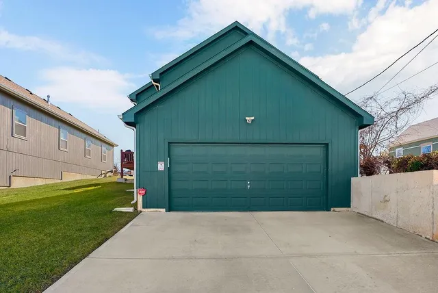 $298,000 | 1306 Armstrong Avenue, Kansas City, KS 66102