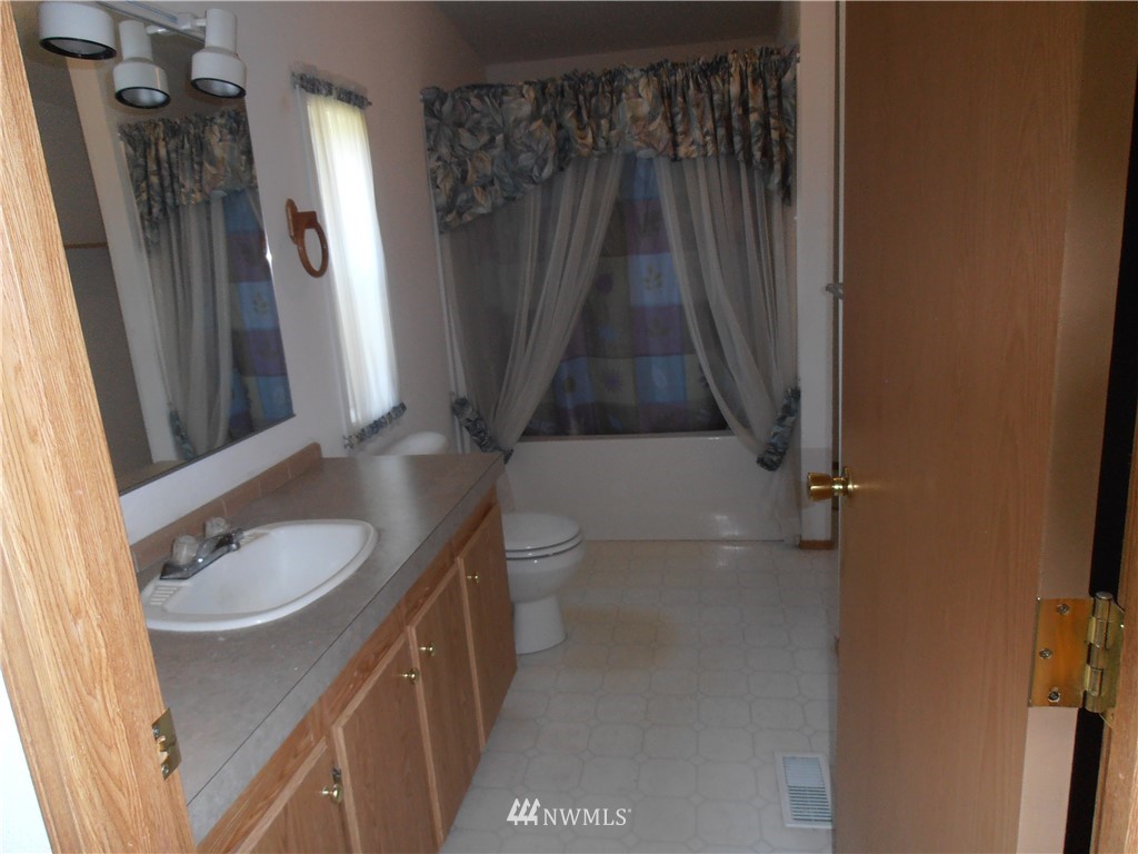 1850 Little Hanaford Road Centralia, WA 98531 - Photo 13 of 25 Gallery Image 13