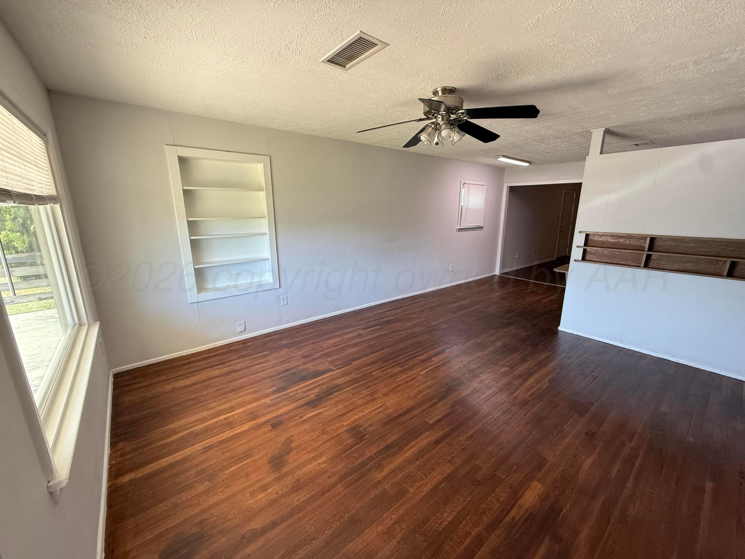 4211 Crockett Street Amarillo, TX 79110 - Photo 3 of 18 IMG_8537