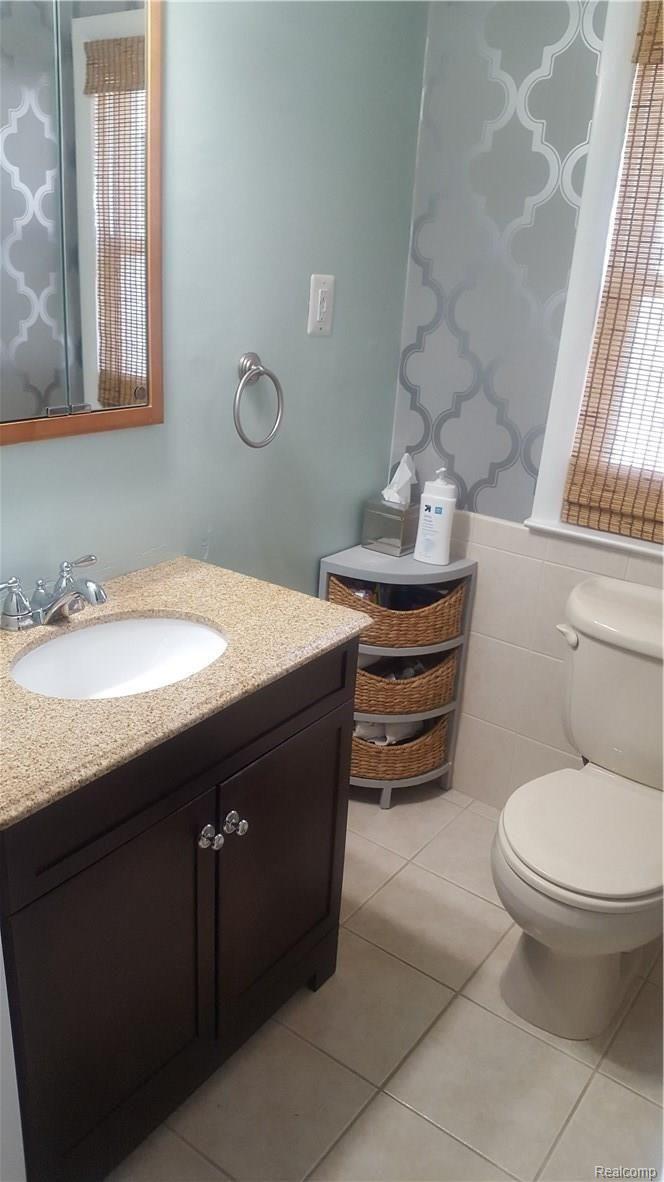 9807 Merriman Road Livonia, MI 48150 - Photo 9 of 26 20180621_120222.jpg