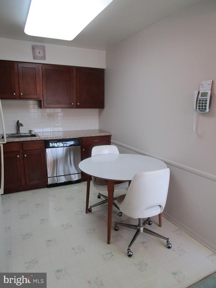 8960 Krewstown Road, Unit 320 Philadelphia, PA 19115 - Photo 11 of 20 Gallery Image 11