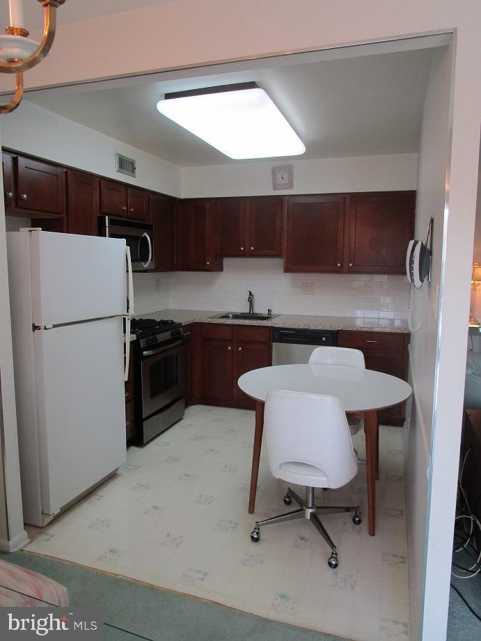 8960 Krewstown Road, Unit 320 Philadelphia, PA 19115 - Photo 10 of 20 Gallery Image 10
