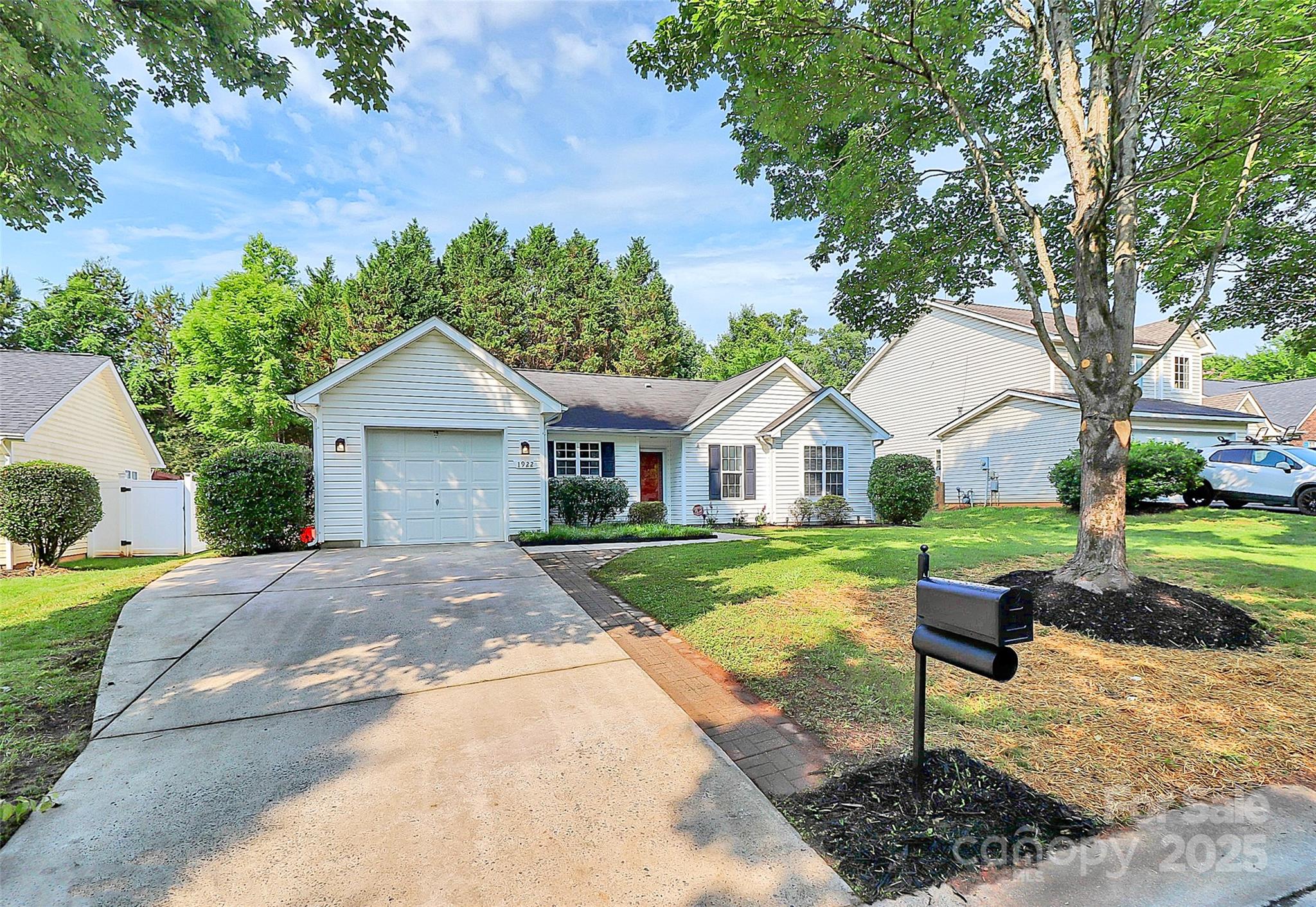 1922 Decatur Court Charlotte, NC 28213 - Photo 2 of 42 Gallery Image 2