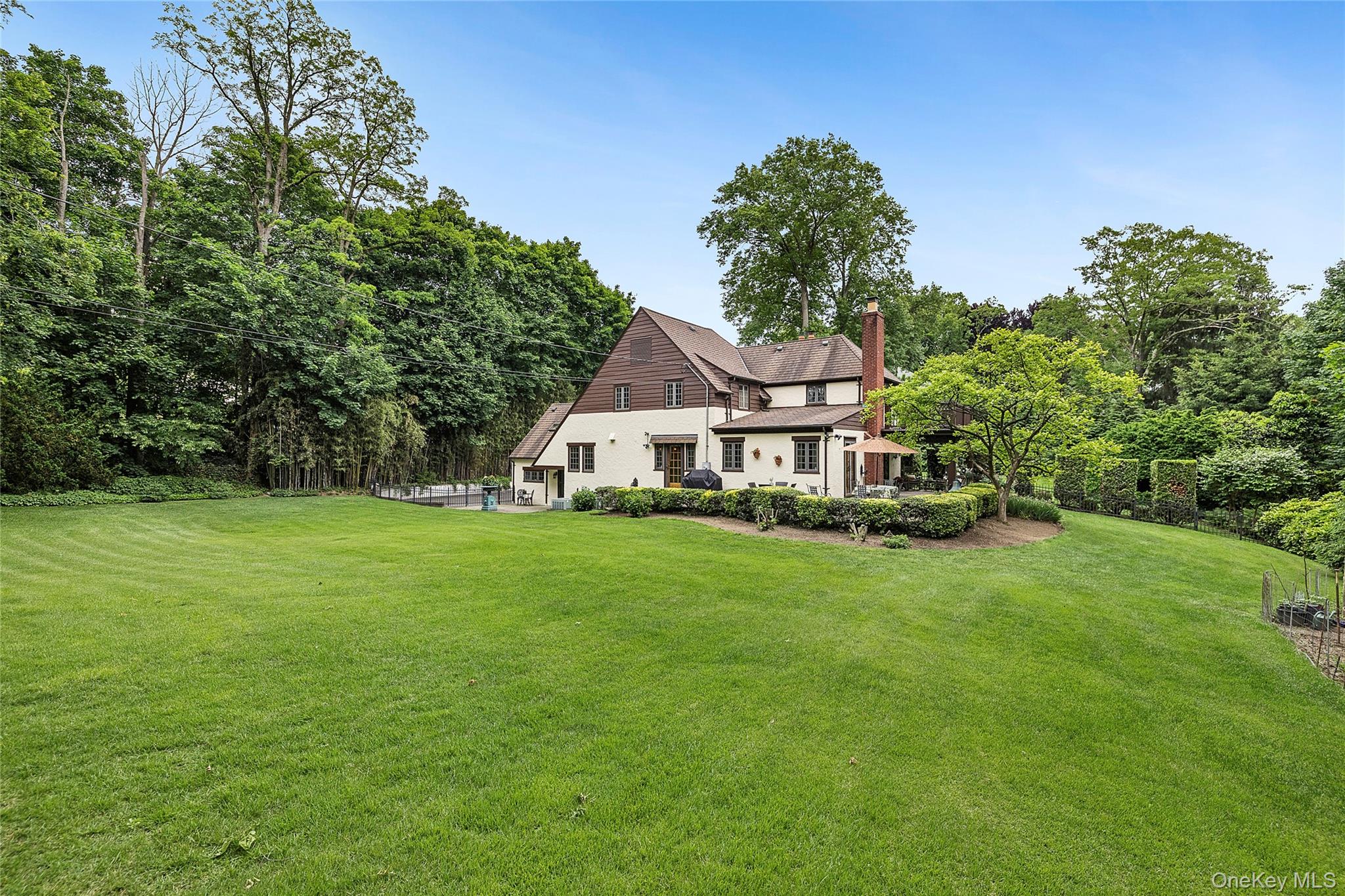 84 Luquer Road Manhasset, NY 11030 - Photo 23 of 30