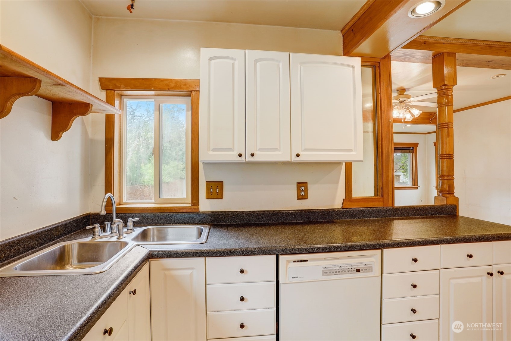 3551 South Bennett Street Seattle, WA 98118 - Photo 13 of 40