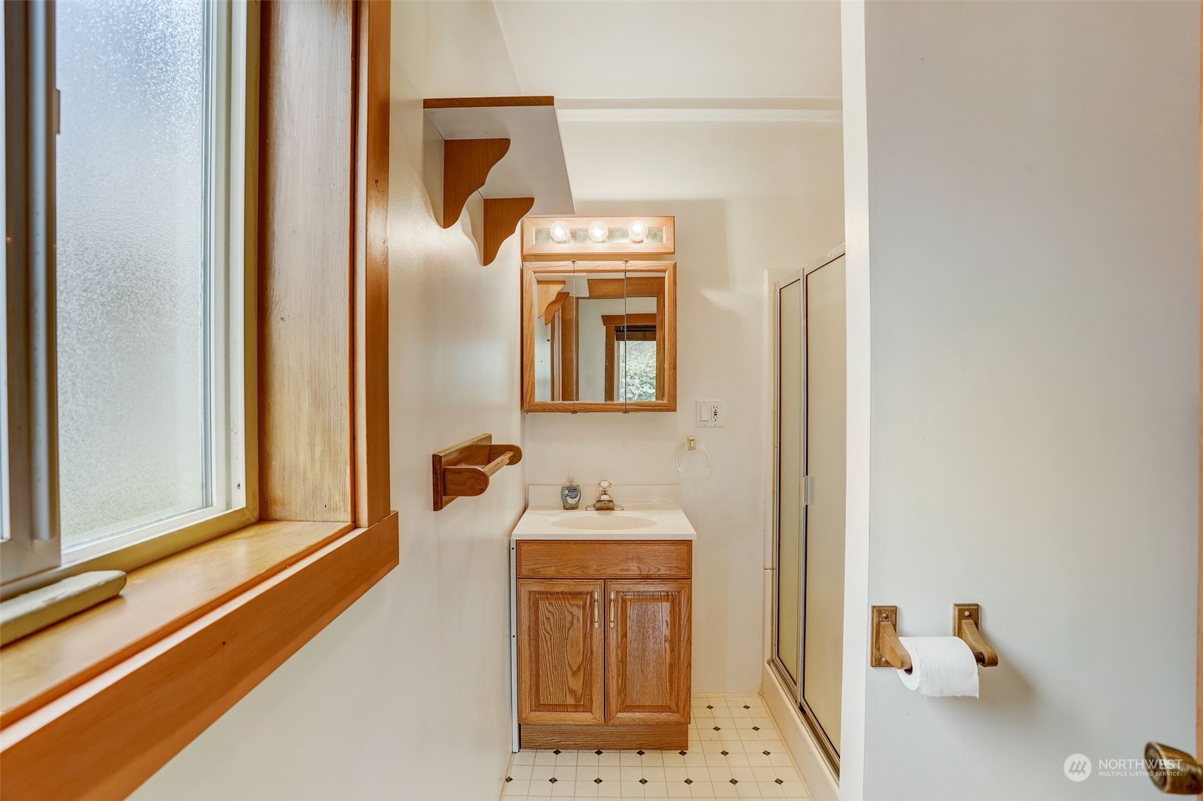 3551 South Bennett Street Seattle, WA 98118 - Photo 16 of 40